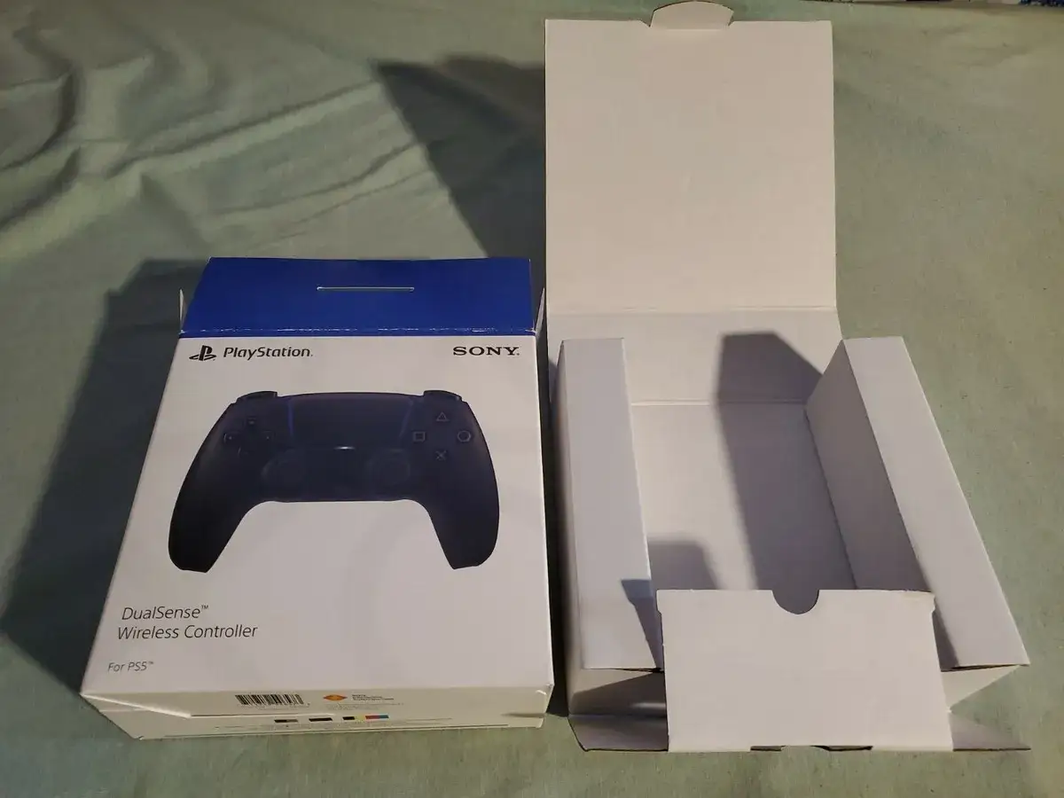 Pudełko z kontrolerem DualSense do PS5, idealne na prezent, kiedy wyszło ps5.
