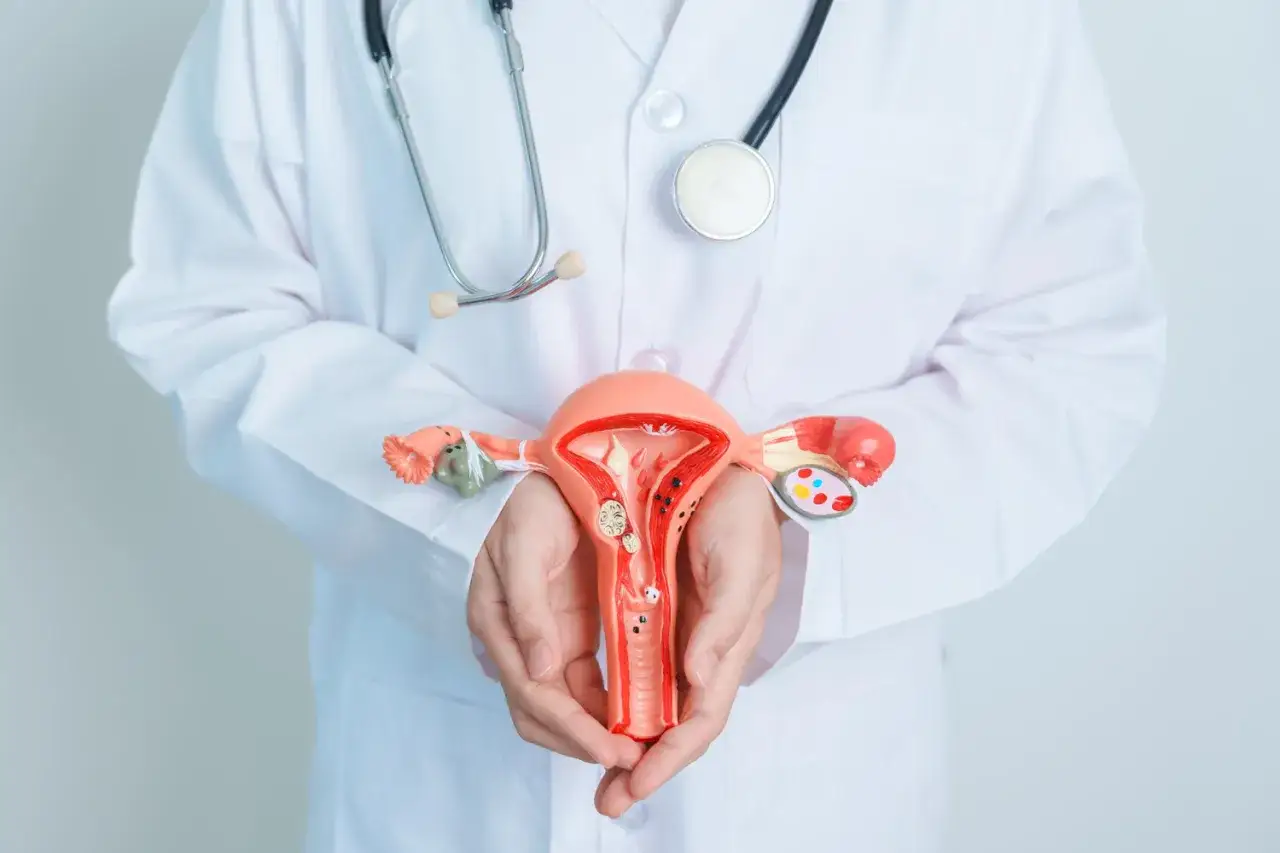 Aborcja farmakologiczna vs chirurgiczna por&oacute;wnanie