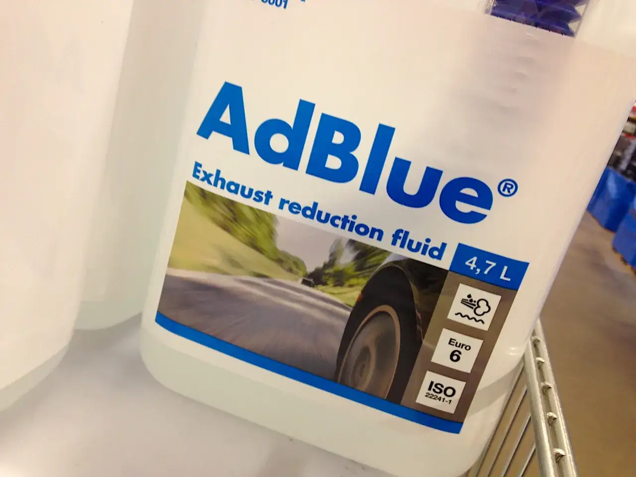 AdBlue-beh&aring;llare med texten 