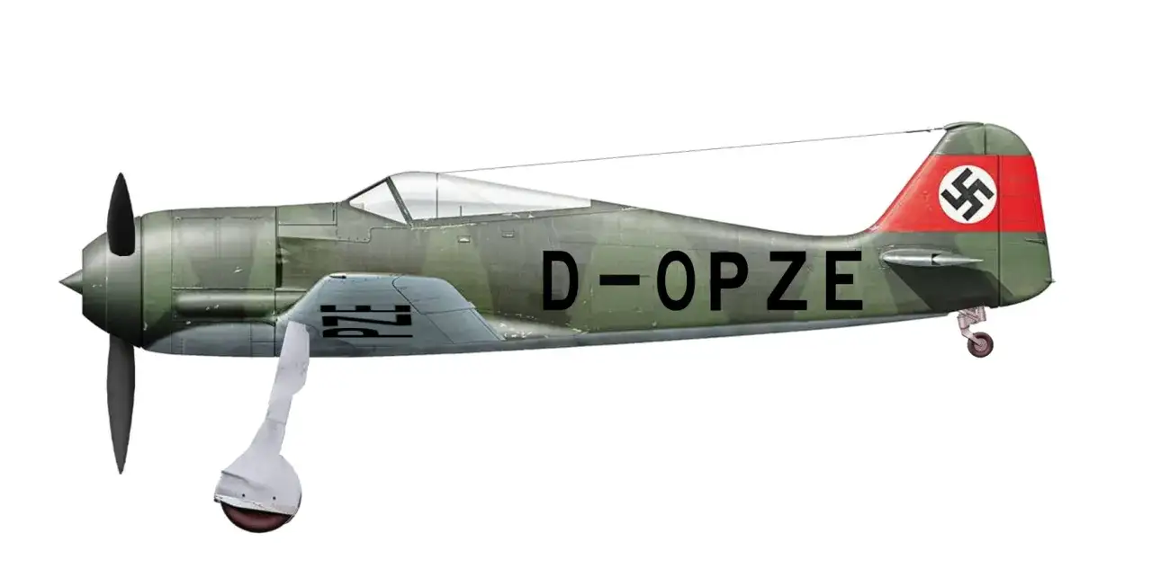 Grünes Jagdflugzeug Fw190D mit roten und schwarzen Markierungen, das auf weißem Hintergrund schwebt.