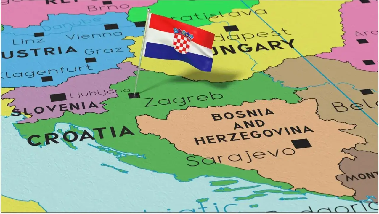 Mapa Europy Środkowej z zaznaczoną Chorwacją i jej flagą. Gdzie leży Chorwacja? Między Słowenią, Węgrami a Bośnią i Hercegowiną.