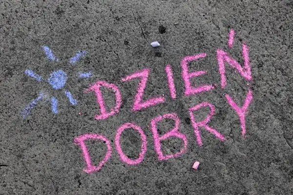 poprawna pisownia dzień dobry na tablicy szkolnej