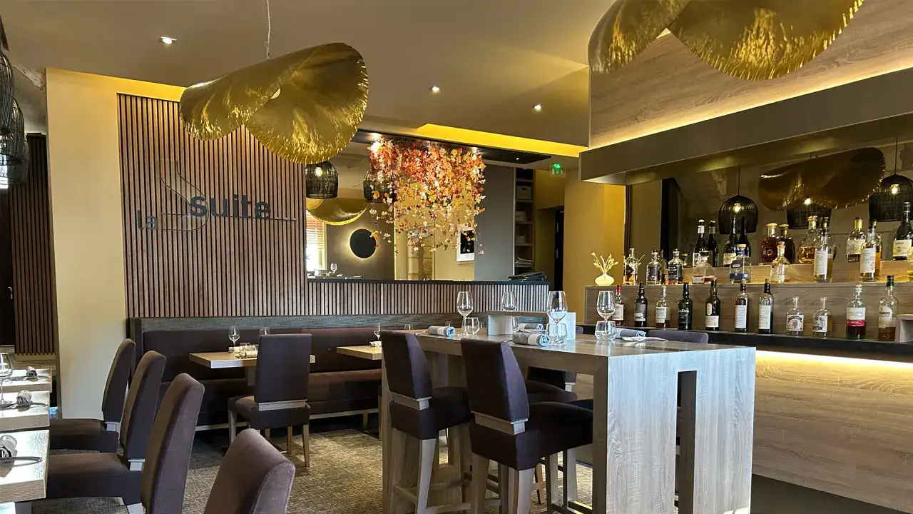 Intérieur restaurant gastronomique élégant Bourges