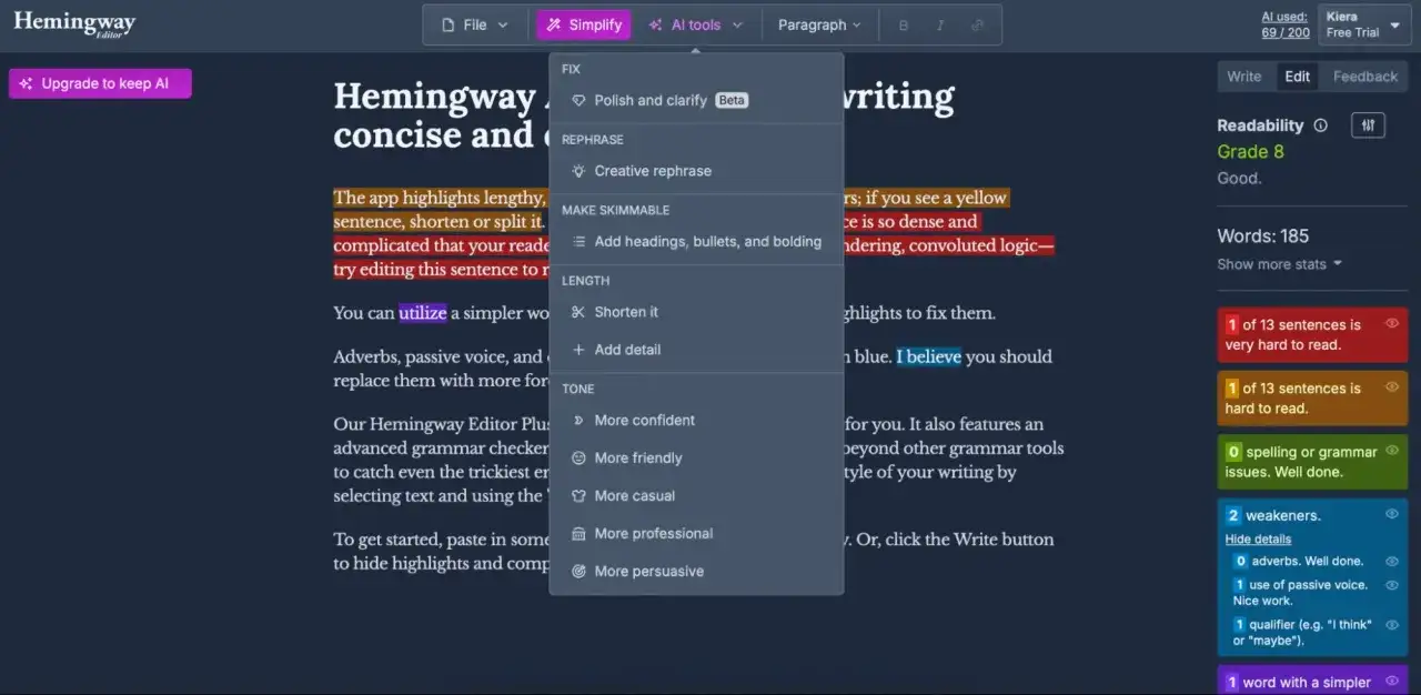 Il **language tool** Hemingway Editor mostra opzioni per migliorare la scrittura, come 