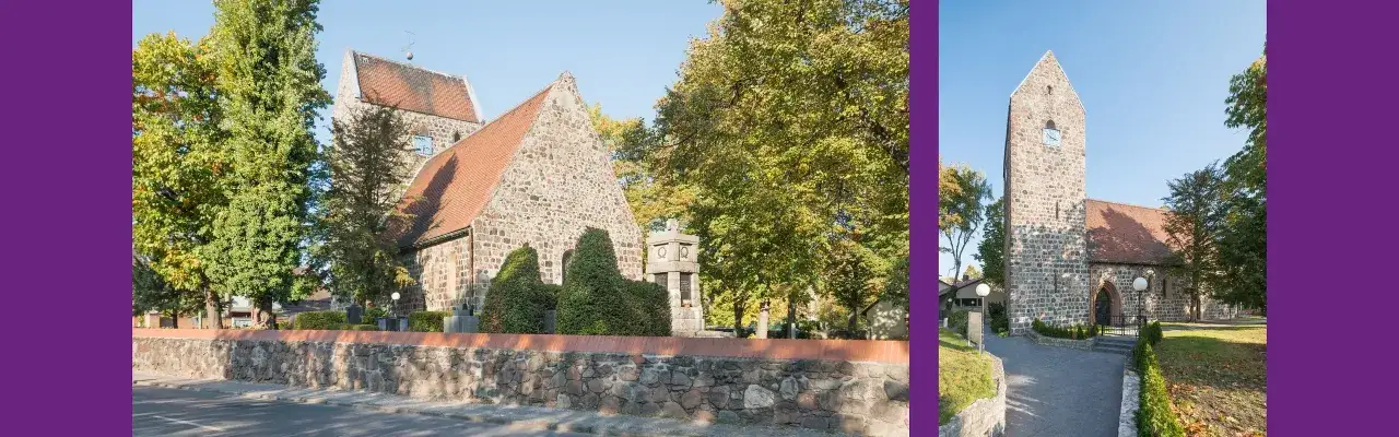 Die alte Dorfkirche mit ihrem markanten Turm und roten Ziegeldach, umgeben von B&auml;umen im Herbstlaub.