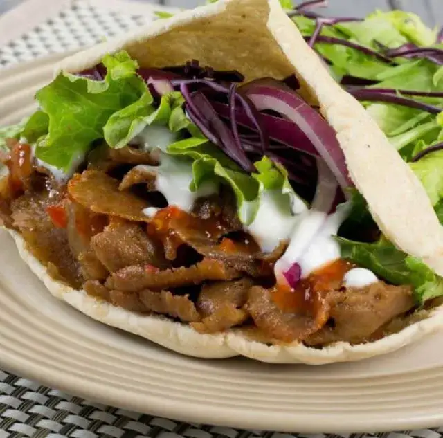 kebab z kurczakiem i kebab z wołowiną porównanie