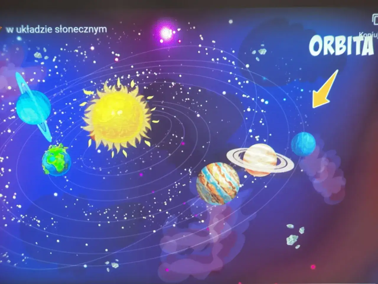 Układ słoneczny z planetami krążącymi wokół Słońca. To właśnie dzięki Mikołajowi Kopernikowi wiemy, kim jest Słońce i jak działa orbita.