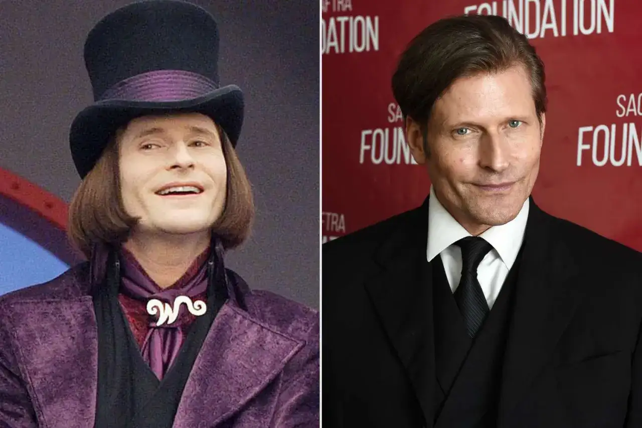 Willy Wonka, kogo grał Johnny Depp, obok aktora w garniturze.