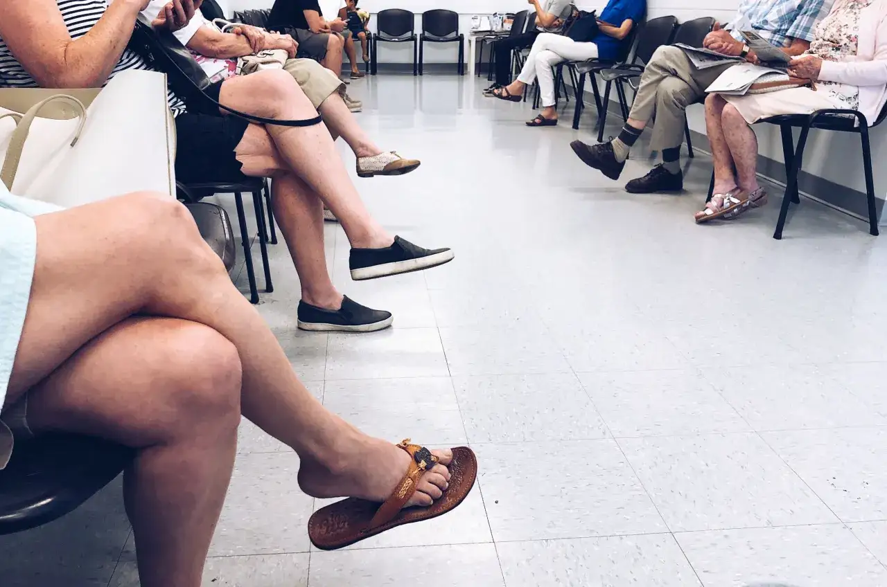 Długie kolejki do lekarza lub rehabilitacji NFZ