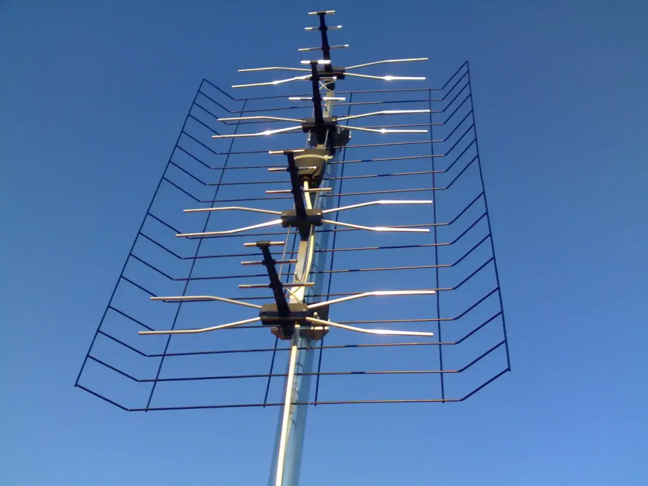 Montaż i podłączenie anteny DVB-T2