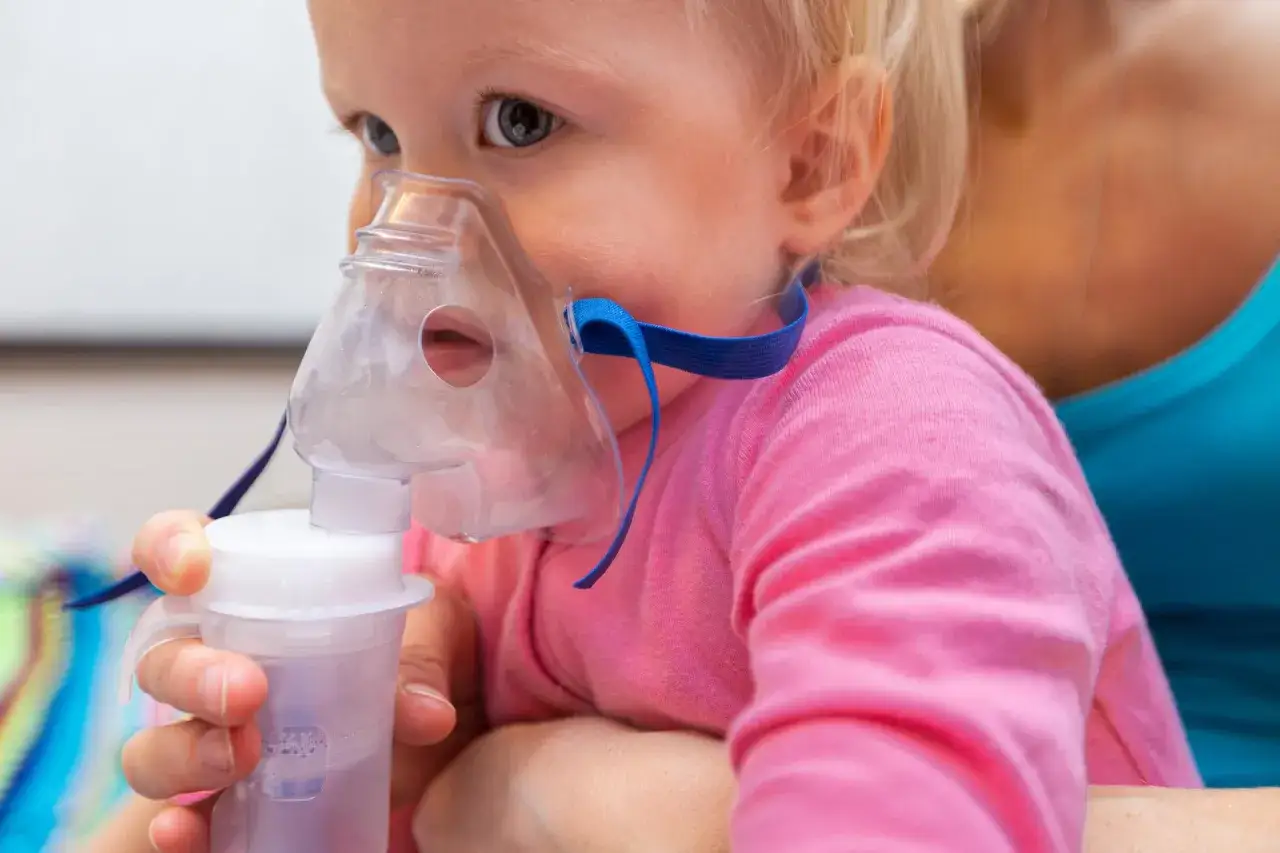 nebulizator do inhalacji z solą fizjologiczną