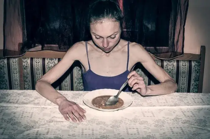 Zdjęcie Jadłowstręt psychiczny objawy – jak rozpoznać i uniknąć niebezpieczeństw