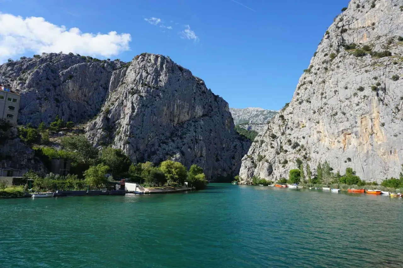 Zdjęcie Najlepsze noclegi i atrakcje turystyczne w Omis w Chorwacji