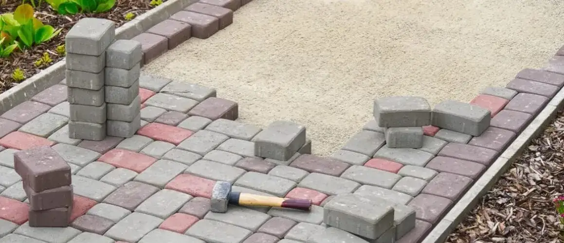 Zdjęcie Jak zrobić beton pod obrzeża - proste sposoby na idealną mieszankę