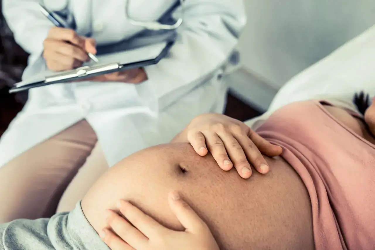 Zdjęcie Czy do porodu można mieć hybrydy? Ważne informacje dla przyszłych mam
