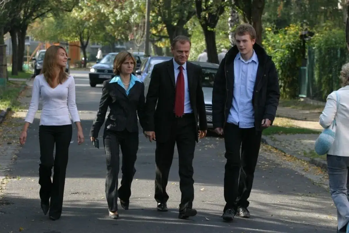 Zdjęcie Kim jest żona Michała Tuska? Zaskakujące fakty o Annie Lew-Tusk