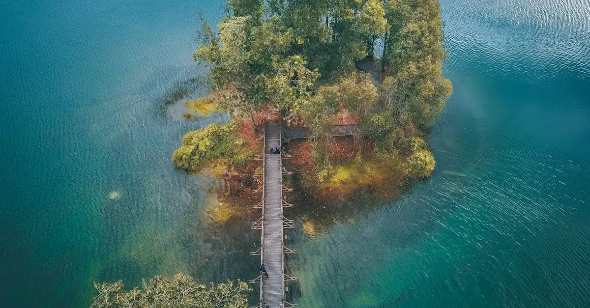 Zdjęcie Gdzie znaleźć jezioro z plażą jak z pocztówki? 10 polskich perełek