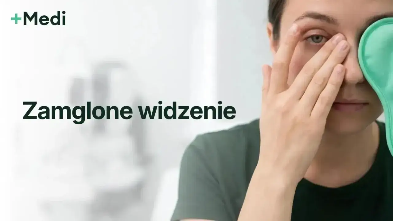 Kobieta z zielonym kompresem na oku, doświadczająca chwilowa utrata ostrości widzenia.