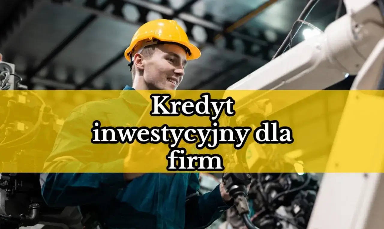 Młody pracownik w żółtym kasku i fartuchu, obok maszyny. Tekst: