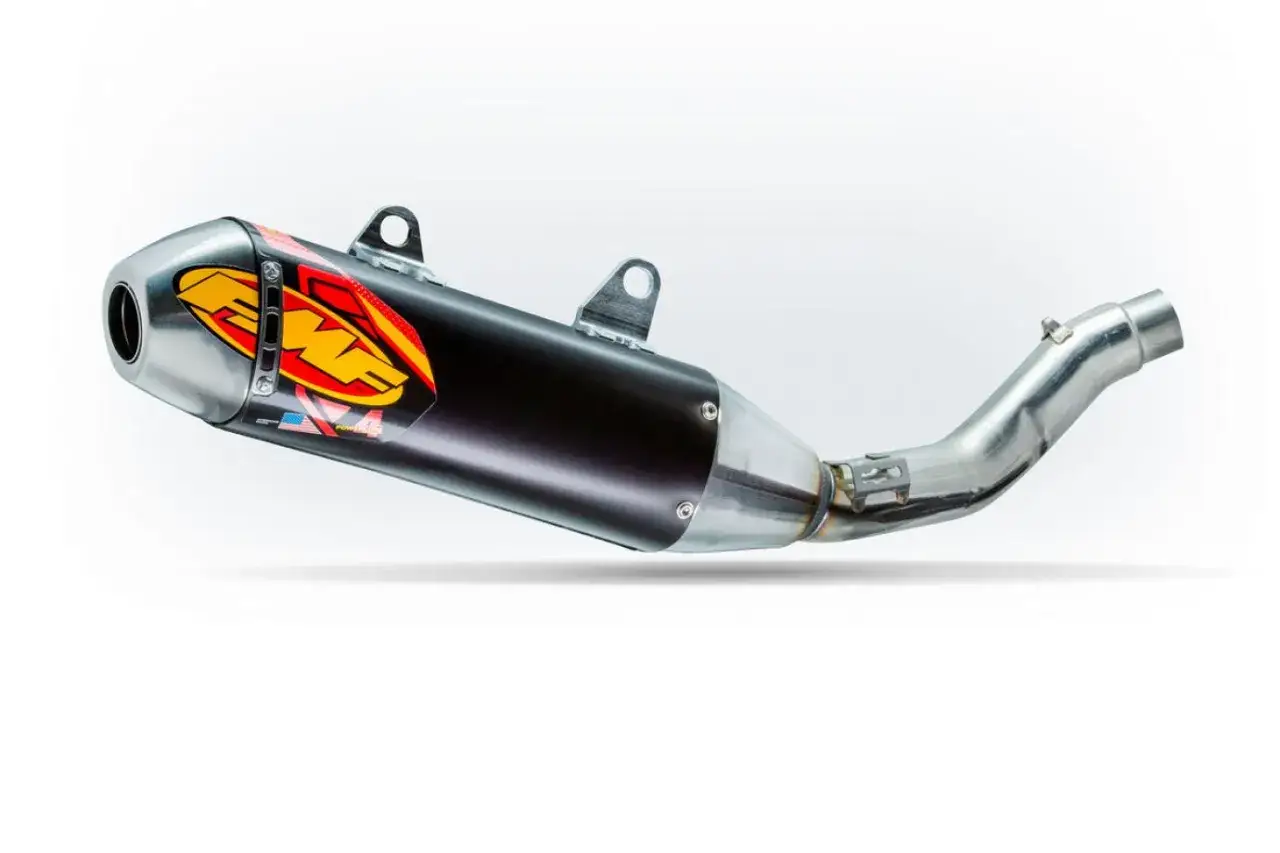 Czarny tłumik FMF Powercore 4 z metaliczną końc&oacute;wką i naklejką FMF.
