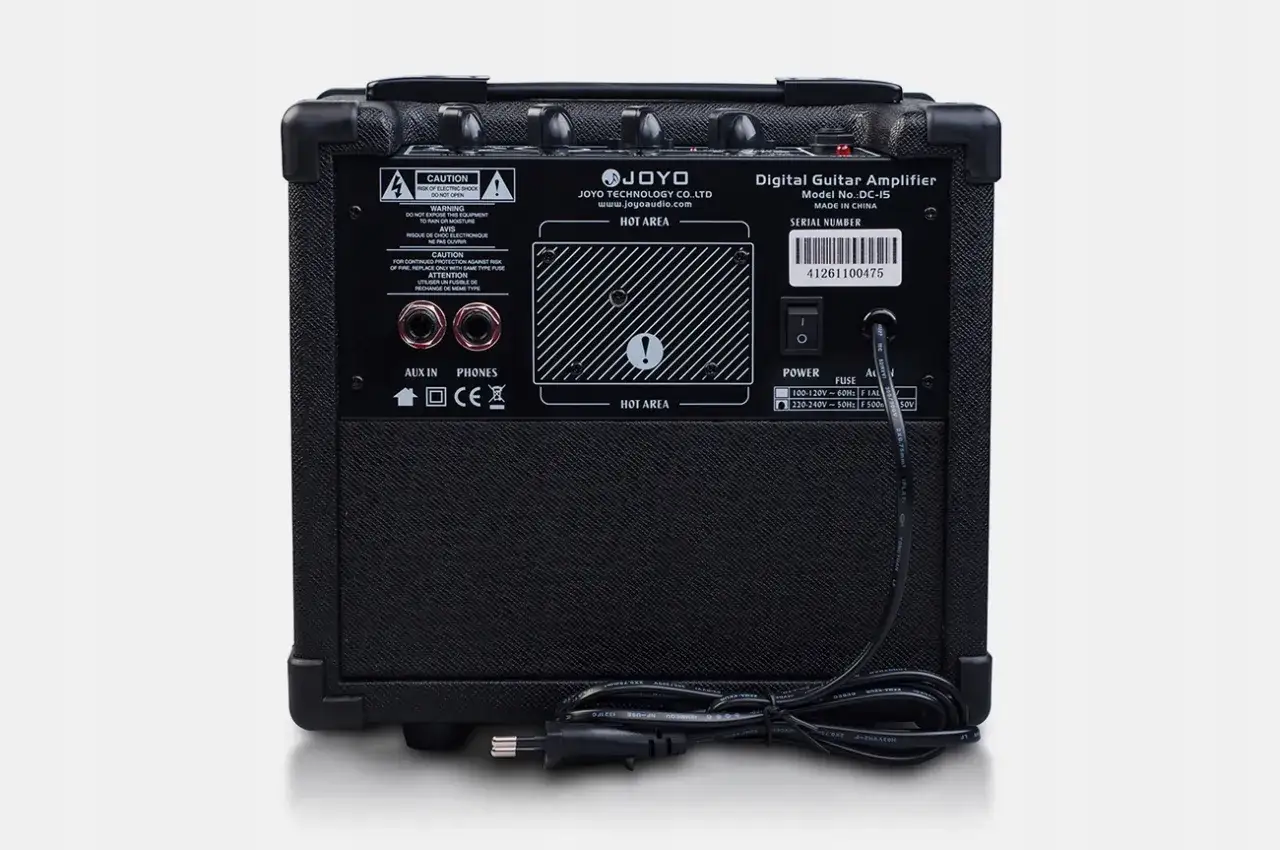 wzmacniacz gitarowy z wbudowanymi efektami i bluetooth