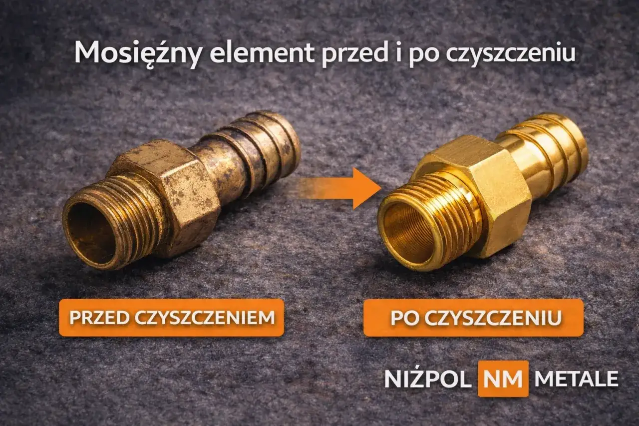 Mosiężny element przed i po czyszczeniu pastą do zębów. Zobacz, jak łatwo przywrócić blask!