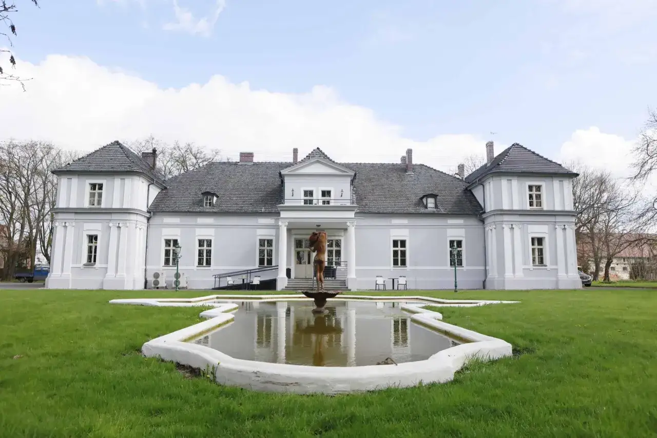 Rezydencja Seniora Czerwone Wino Dakowy Mokre