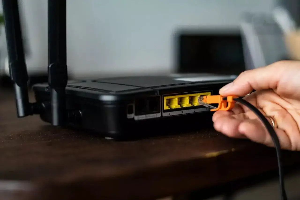 Zdjęcie Jak podłączyć router do telewizora kablem i cieszyć się stabilnym internetem