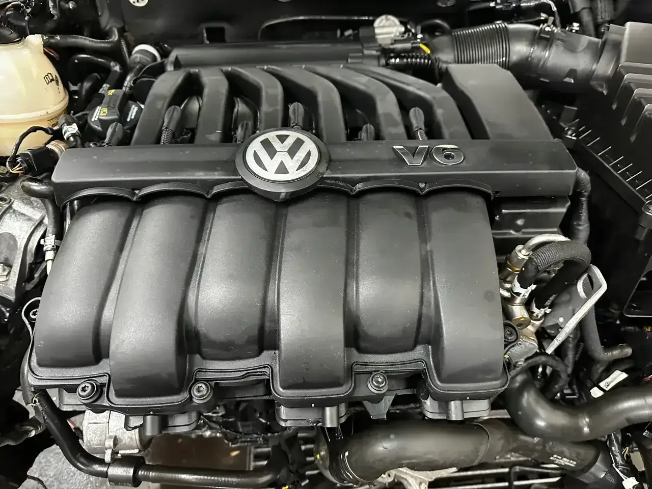 Silnik 3.6 FSI V6 Volkswagena. Wady tego silnika mogą dotyczyć np. zużycia oleju.