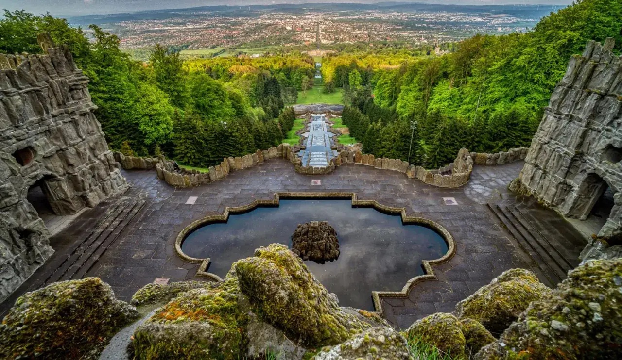 Wasserspiele und die Stadtansicht: Ein toller Ort, um zu sehen, was man in Kassel machen kann.