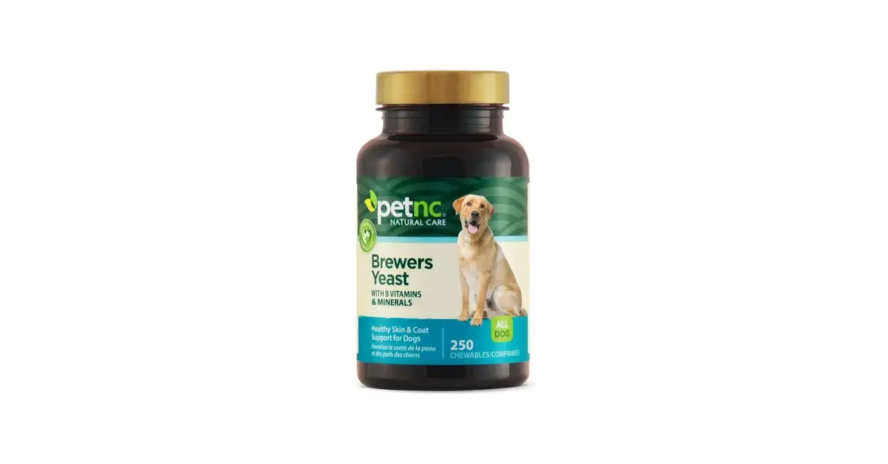 Bouteille de levure de bière pour chien, avec un Labrador souriant. Idéal pour la peau et le pelage de votre chien.