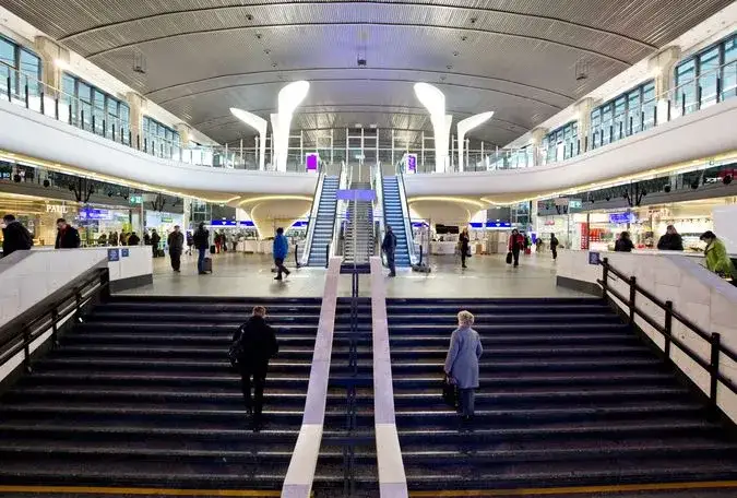 Dworzec kolejowy Warszawa Centralna