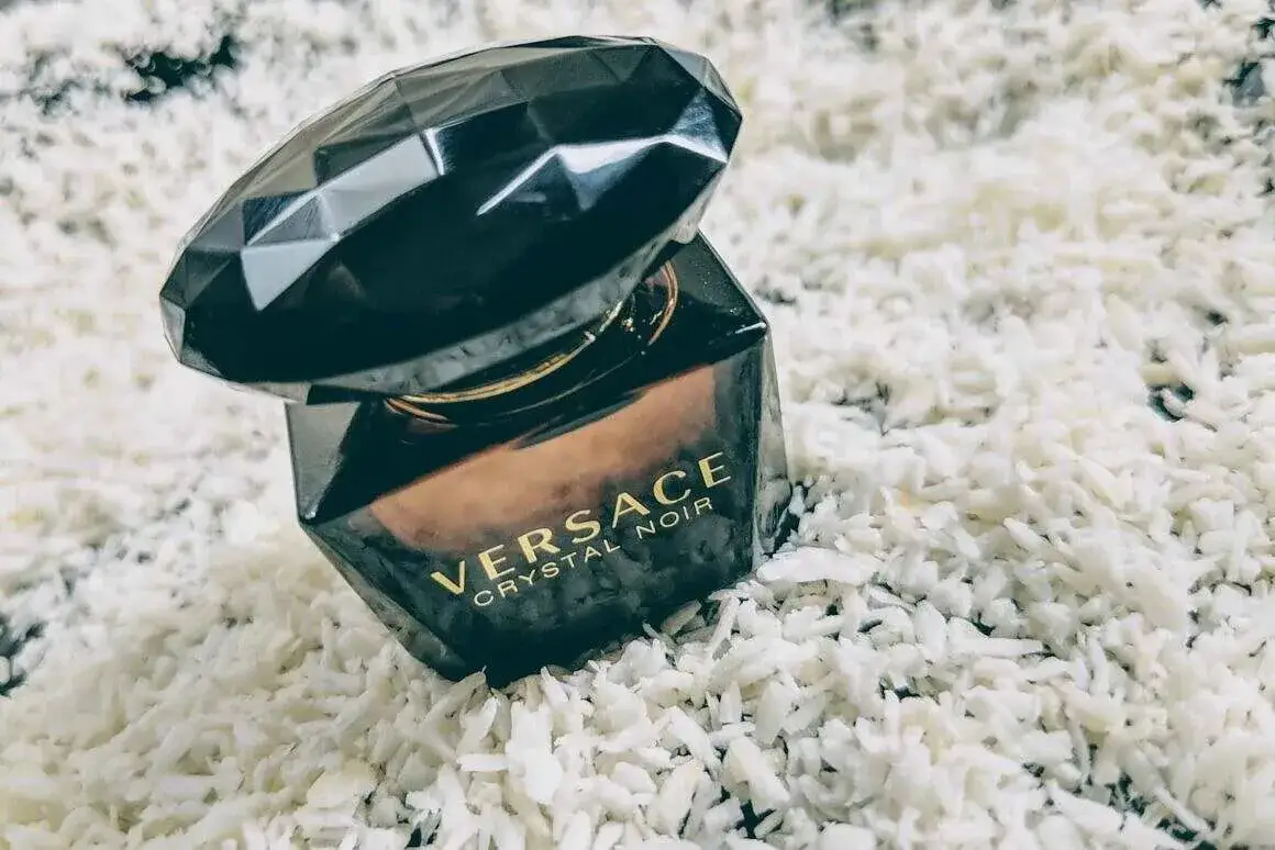 versace crystal noir edt edp na różne okazje