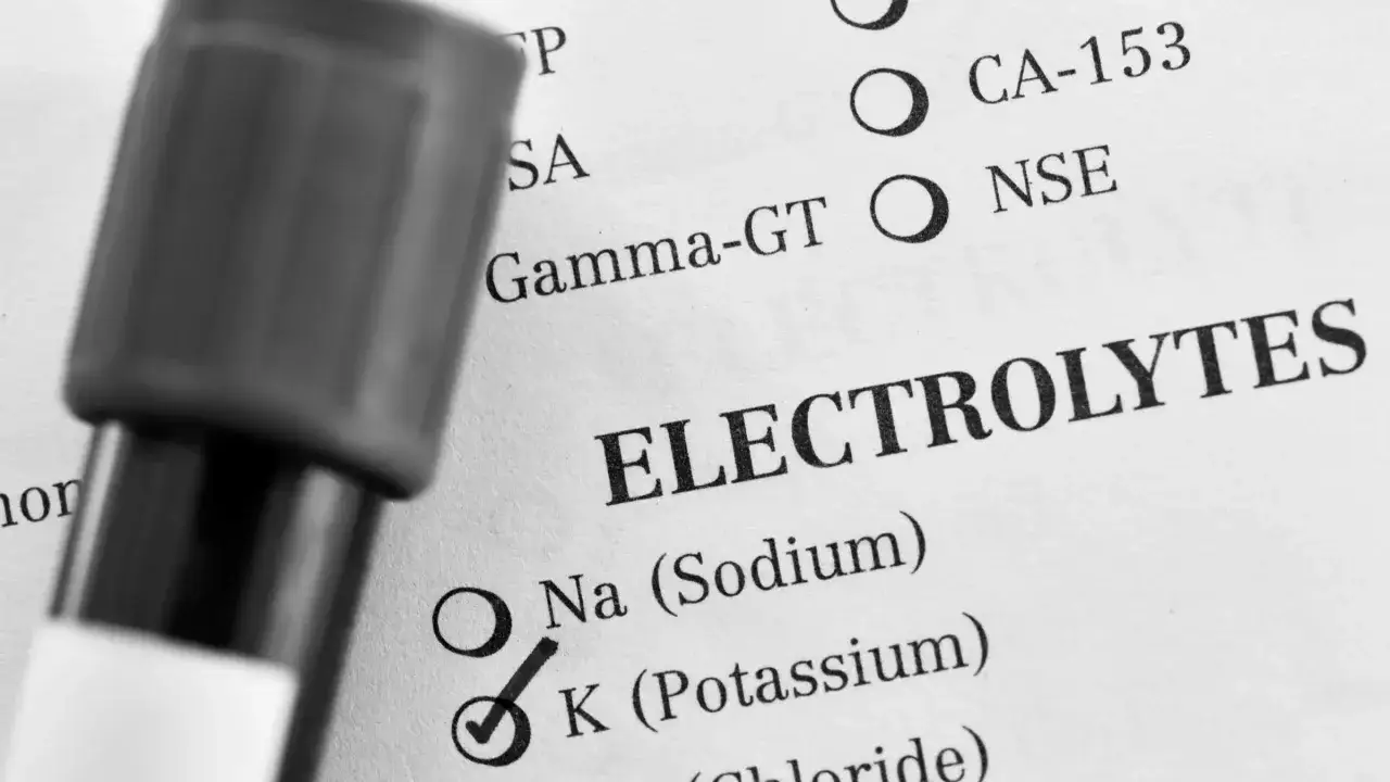 Esame elettroliti: selezionato K (Potassio), ma il sodio alto è una preoccupazione.
