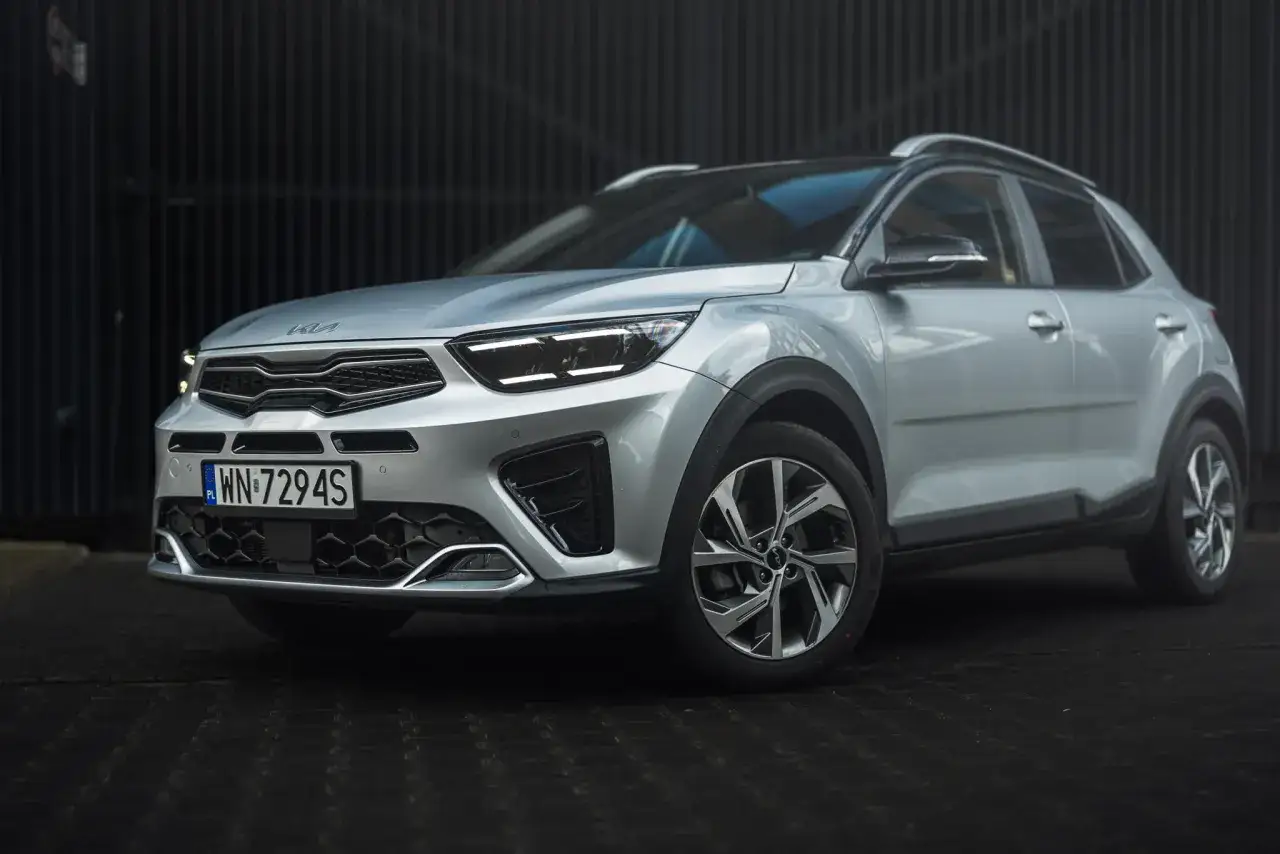 r&oacute;żne typy nadwozia samochod&oacute;w SUV kompakt kombi