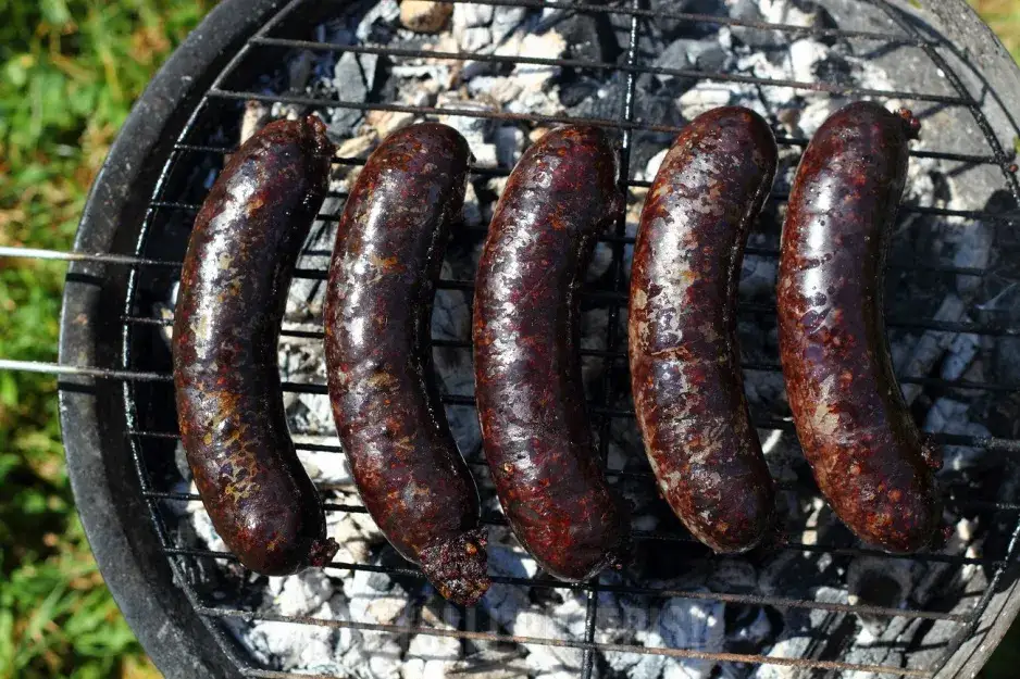 kaszanka na grillu w folii i bez folii