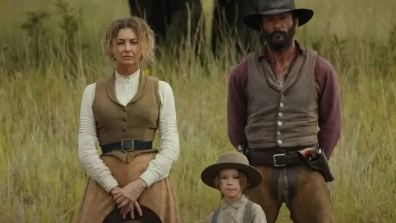 Familjen Dutton står i ett gräsbevuxet landskap, redo för nya äventyr. En scen från rollistan i 1883.