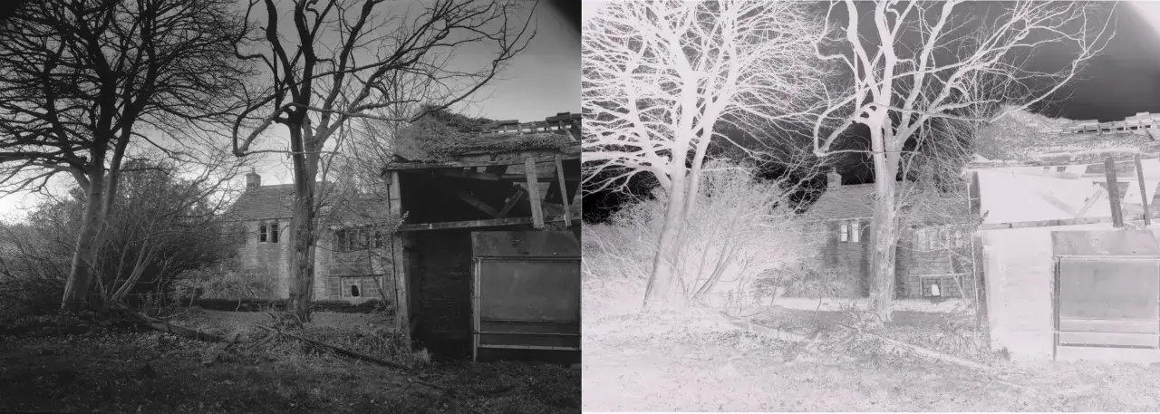 Image en **contraste photo** : une maison en pierre et un abri d&eacute;labr&eacute;, vus de jour et en n&eacute;gatif.