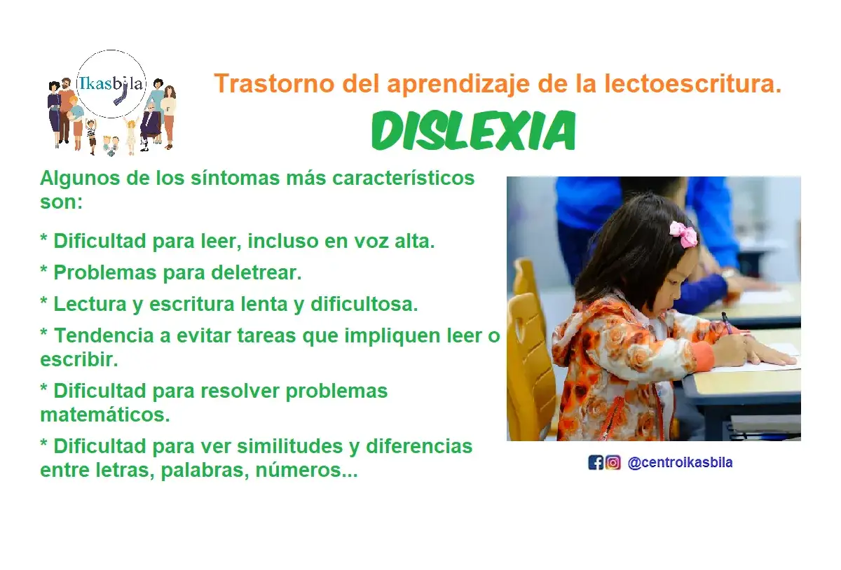 Niña concentrada en su tarea, con síntomas de dislexia en niños de 6 a 7 años: dificultad para leer, deletrear y escribir.