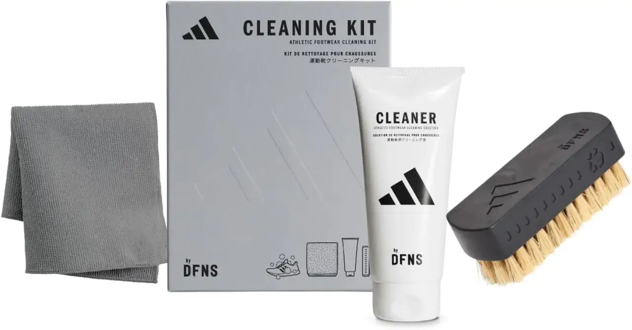 Kit per pulire le tue Adidas in pelle, con spazzola, panno e detergente. Non lavare in lavatrice!