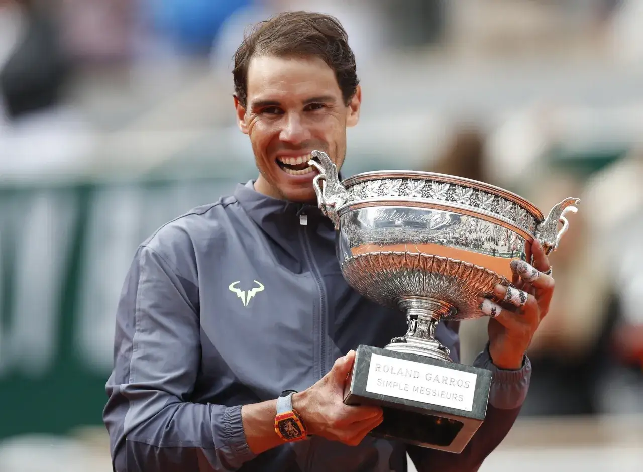Zdjęcie Czy puchar Roland Garros jest przechodni? Odkryj jego historię i zasady