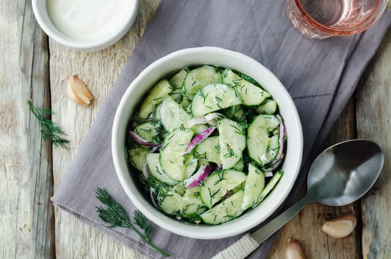 Salade de concombre &agrave; la cr&egrave;me ingr&eacute;dients