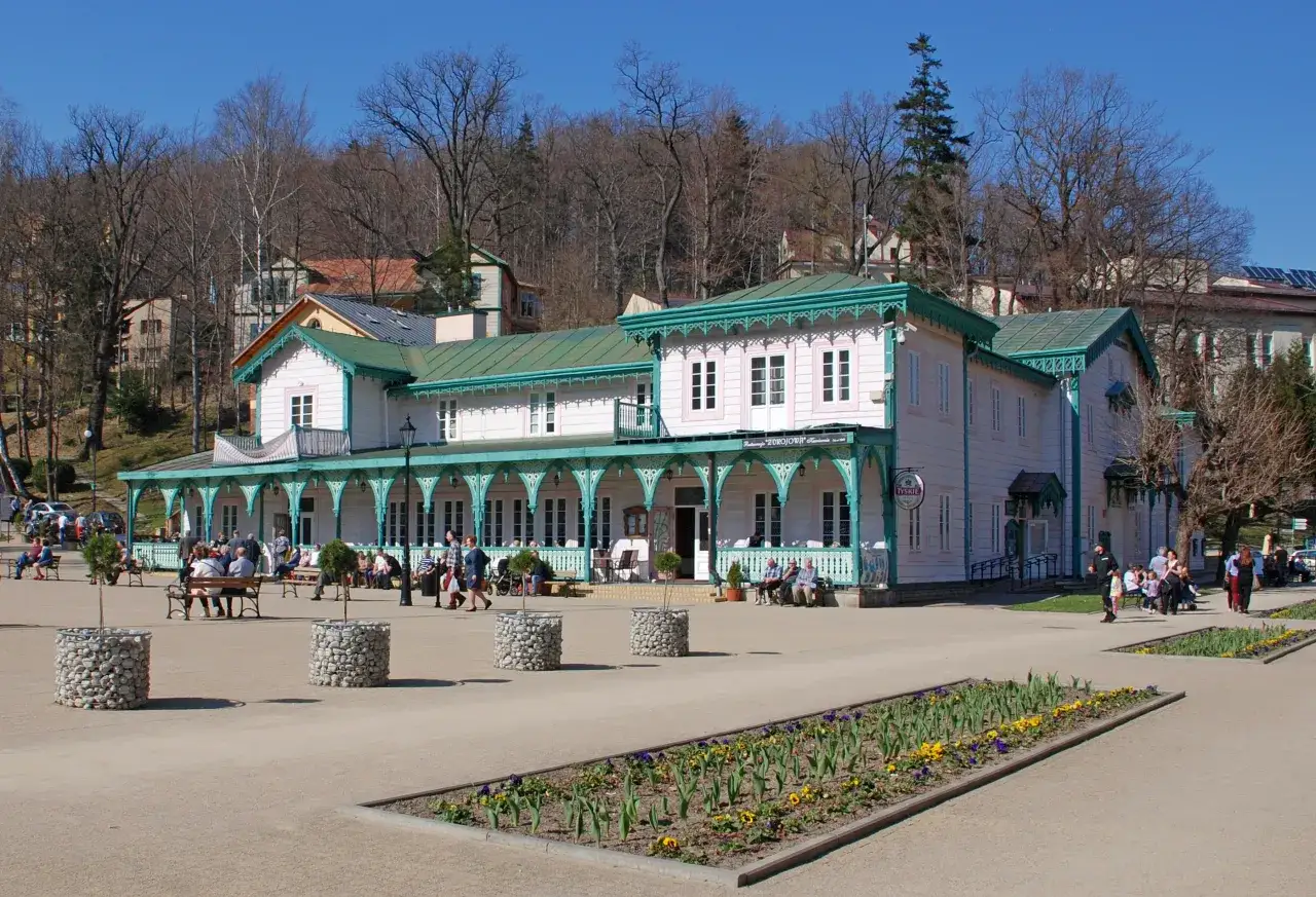 Iwonicz-Zdrój Plac Dietla zabytkowa architektura