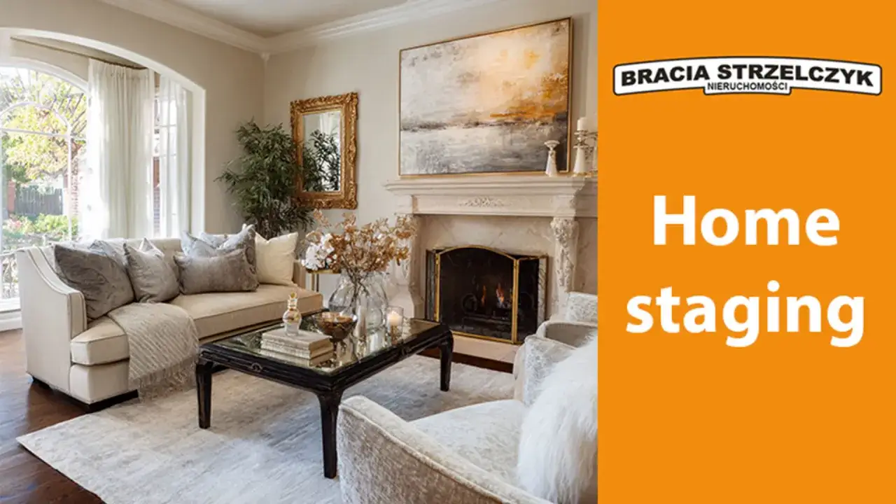 Elegancki salon z kominkiem i sofą. Zastanawiasz się, **home staging co to**? To sztuka aranżacji wnętrz, która sprawia, że domy sprzedają się szybciej i za lepszą cenę.