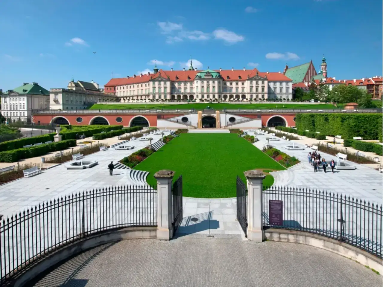 Giardini del Castello Reale di Varsavia, un luogo incantevole per scoprire cosa fare a Varsavia.