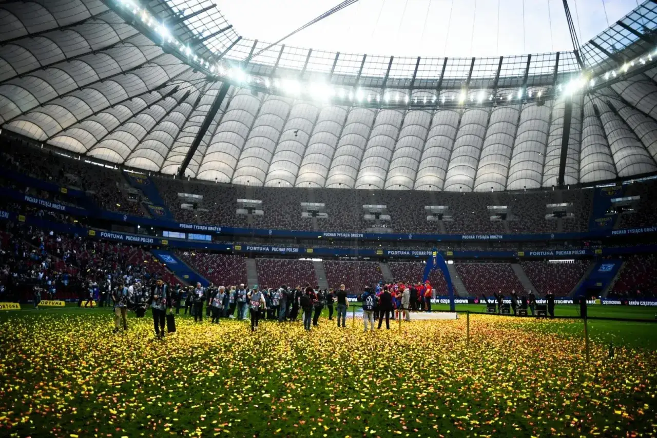Stadion Ekstraklasa pełne trybuny