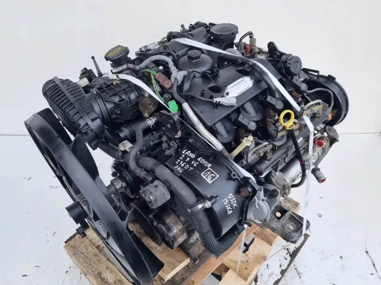 Silnik V6 2.7 DT do Land Rover Discovery 3, gotowy do montażu.