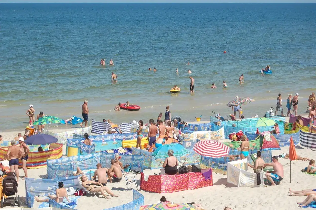 Sopot plaża vs Dąbki plaża porównanie