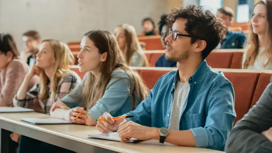 student szukający pierwszej pracy