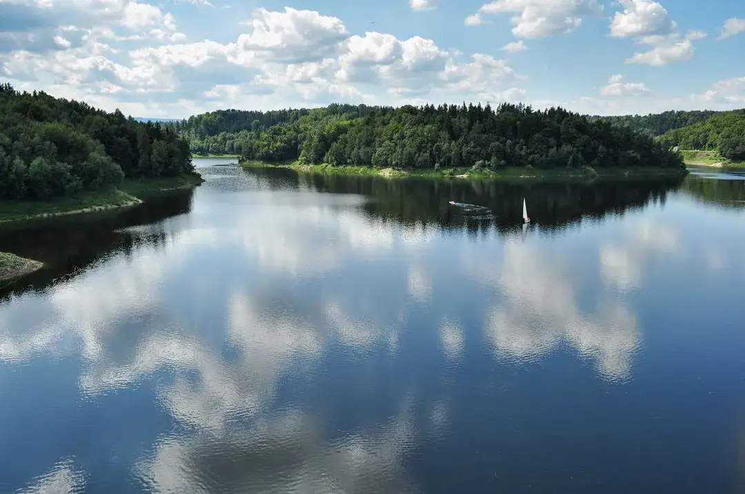 Zdjęcie Jezioro Pilchowickie: tajemnice, historia i atrakcje, które musisz poznać